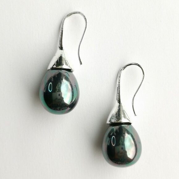 Grey Shell Pearl drop earrings on Silver NEW - Picture 1 of 5